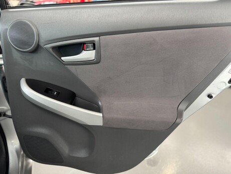 Toyota Prius 1.8 VVT-h T Spirit CVT Euro 5 (s/s) 5dr 71