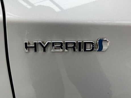 Toyota Prius 1.8 VVT-h T Spirit CVT Euro 5 (s/s) 5dr 76