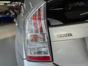 Toyota Prius 1.8 VVT-h T Spirit CVT Euro 5 (s/s) 5dr 85