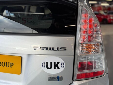 Toyota Prius 1.8 VVT-h T Spirit CVT Euro 5 (s/s) 5dr 82
