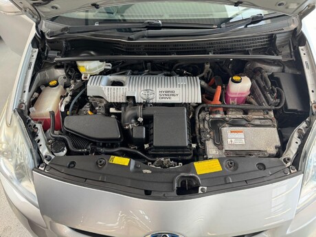 Toyota Prius 1.8 VVT-h T Spirit CVT Euro 5 (s/s) 5dr 94