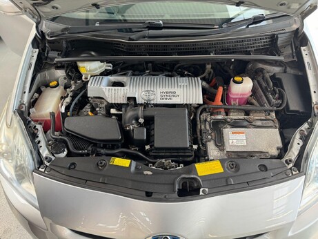 Toyota Prius 1.8 VVT-h T Spirit CVT Euro 5 (s/s) 5dr 90