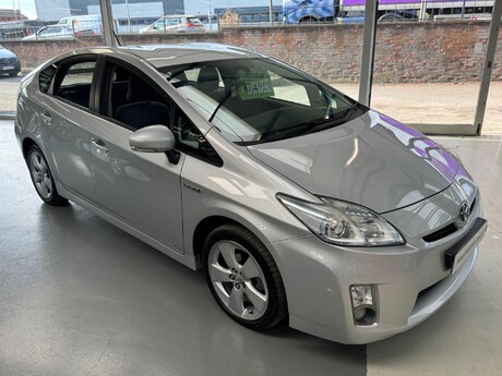 Toyota Prius 1.8 VVT-h T Spirit CVT Euro 5 (s/s) 5dr 9