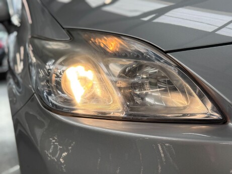 Toyota Prius 1.8 VVT-h T Spirit CVT Euro 5 (s/s) 5dr 73