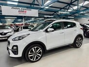 Kia Sportage 1.6 CRDi 4 Euro 6 (s/s) 5dr 3