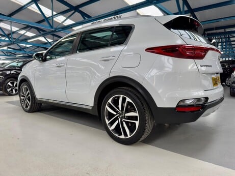 Kia Sportage 1.6 CRDi 4 Euro 6 (s/s) 5dr 4