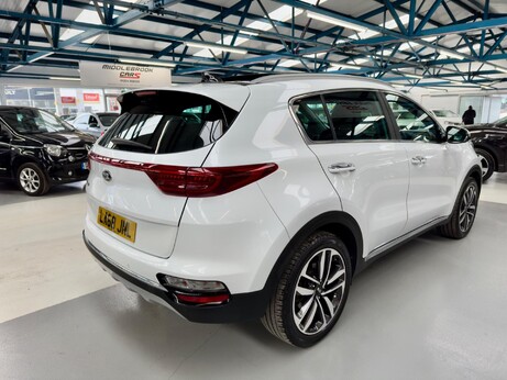 Kia Sportage 1.6 CRDi 4 Euro 6 (s/s) 5dr 9