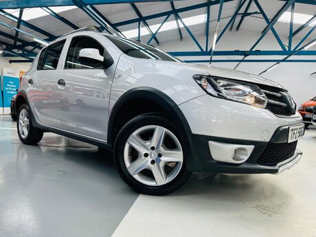Dacia Sandero Stepway 0.9 TCe Ambiance Euro 5 5dr 3