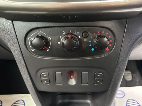 Dacia Sandero Stepway 0.9 TCe Ambiance Euro 5 5dr 18