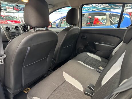 Dacia Sandero Stepway 0.9 TCe Ambiance Euro 5 5dr 29