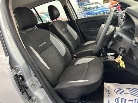 Dacia Sandero Stepway 0.9 TCe Ambiance Euro 5 5dr 8