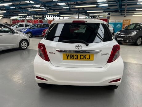 Toyota Yaris 1.0 VVT-i Edition Euro 5 3dr 8
