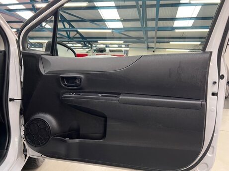 Toyota Yaris 1.0 VVT-i Edition Euro 5 3dr 18