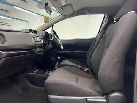 Toyota Yaris 1.0 VVT-i Edition Euro 5 3dr 26