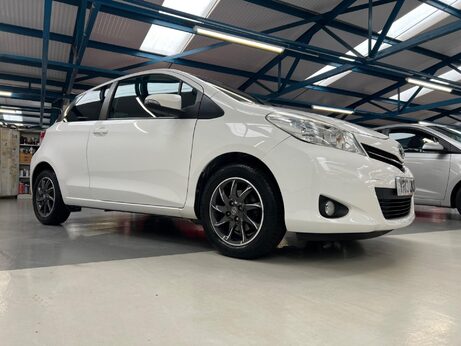 Toyota Yaris 1.0 VVT-i Edition Euro 5 3dr 37
