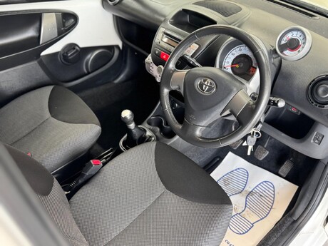 Toyota Aygo 1.0 VVT-i Fire Euro 5 5dr 3