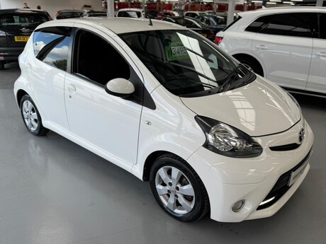 Toyota Aygo 1.0 VVT-i Fire Euro 5 5dr 23