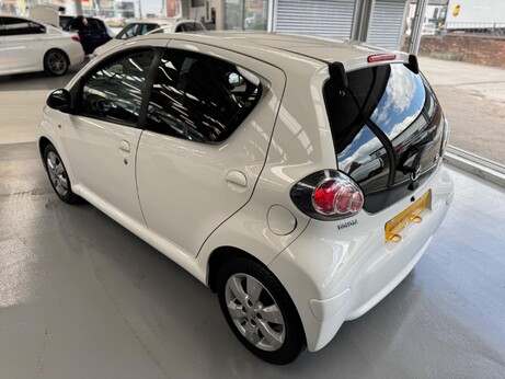 Toyota Aygo 1.0 VVT-i Fire Euro 5 5dr 9
