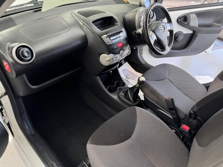 Toyota Aygo 1.0 VVT-i Fire Euro 5 5dr 25