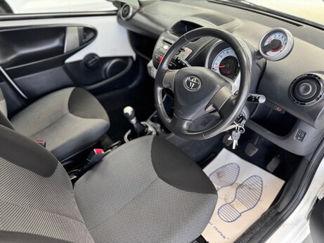 Toyota Aygo 1.0 VVT-i Fire Euro 5 5dr 20