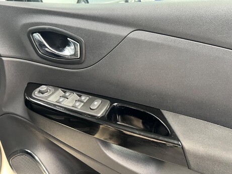 Renault Captur 1.5 dCi ENERGY Dynamique Nav Euro 6 (s/s) 5dr 27