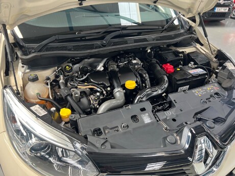 Renault Captur 1.5 dCi ENERGY Dynamique Nav Euro 6 (s/s) 5dr 37