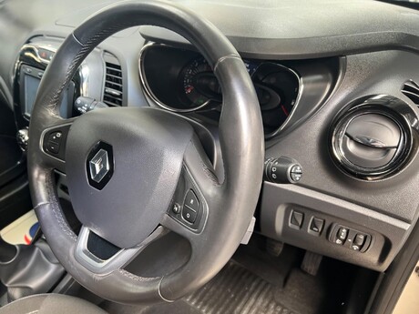 Renault Captur 1.5 dCi ENERGY Dynamique Nav Euro 6 (s/s) 5dr 44