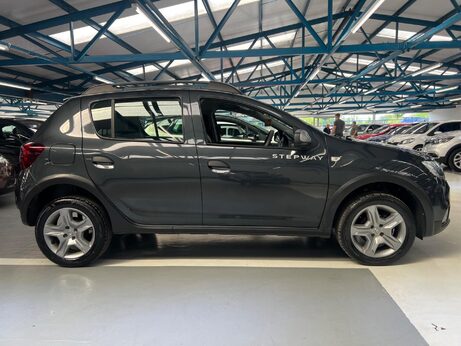 Dacia Sandero Stepway 0.9 TCe Ambiance Euro 6 (s/s) 5dr 3