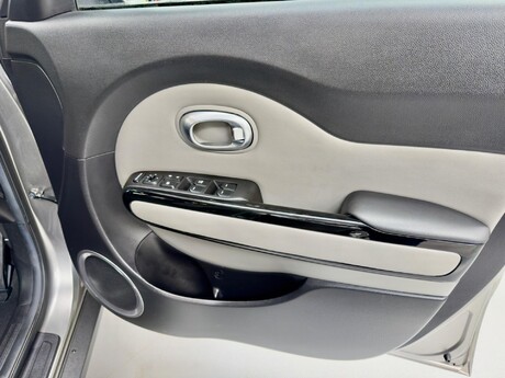 Kia Soul 1.6 GDi Connect Euro 5 5dr 27