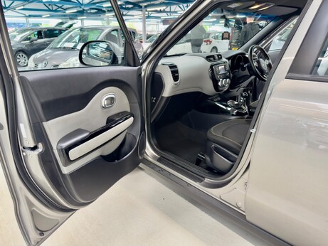 Kia Soul 1.6 GDi Connect Euro 5 5dr 27