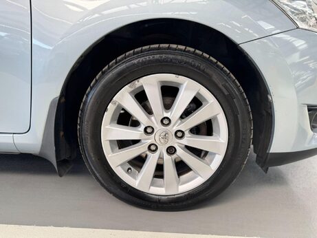 Toyota Auris 1.6 VVT-i T Spirit 5dr 81