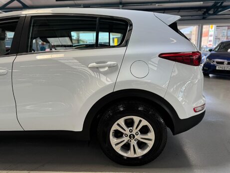 Kia Sportage 1.7 CRDi 1 Euro 6 (s/s) 5dr 8