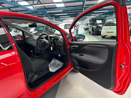 Fiat Punto 1.2 Pop + Euro 6 3dr 7