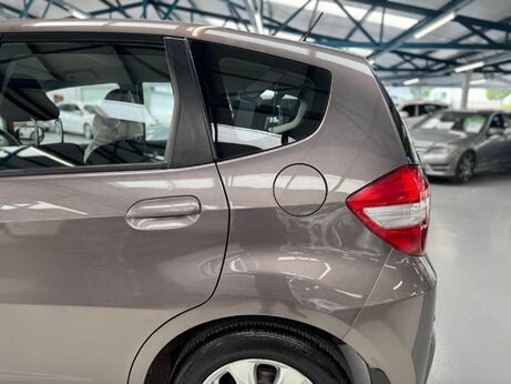 Honda Jazz 1.4 i-VTEC ES CVT Euro 5 5dr 8