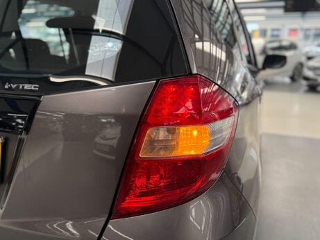 Honda Jazz 1.4 i-VTEC ES CVT Euro 5 5dr 71