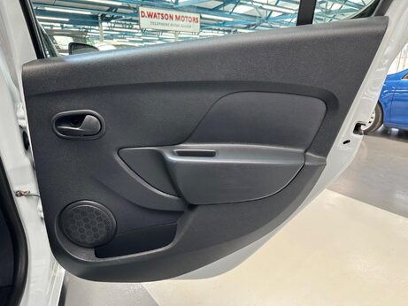 Dacia Sandero Stepway 0.9 TCe Laureate Euro 6 (s/s) 5dr 28