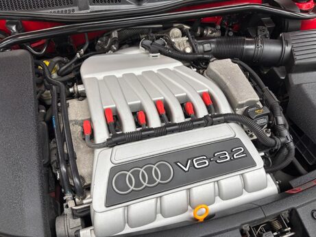 Audi TT 3.2 V6 quattro 2dr 52