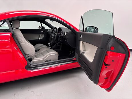 Audi TT 3.2 V6 quattro 2dr 54