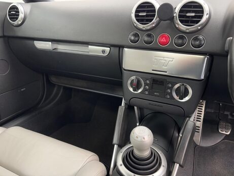 Audi TT 3.2 V6 quattro 2dr 68