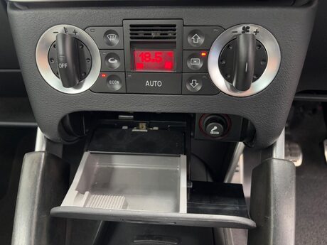 Audi TT 3.2 V6 quattro 2dr 77