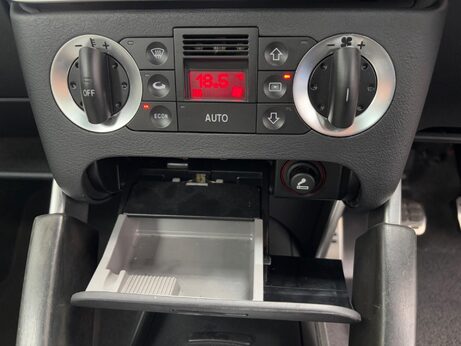 Audi TT 3.2 V6 quattro 2dr 73
