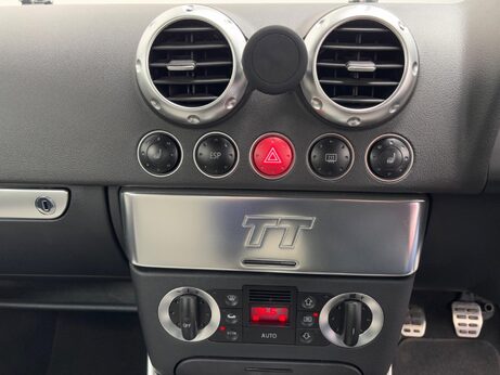 Audi TT 3.2 V6 quattro 2dr 75