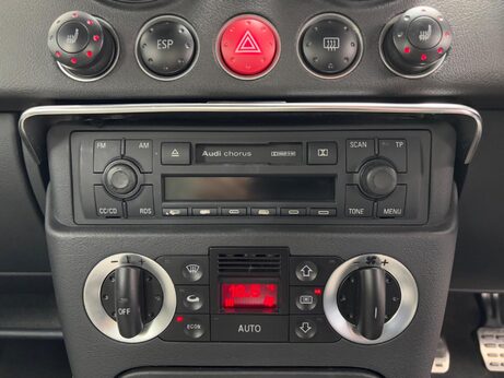 Audi TT 3.2 V6 quattro 2dr 77