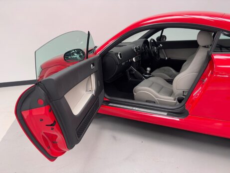 Audi TT 3.2 V6 quattro 2dr 85
