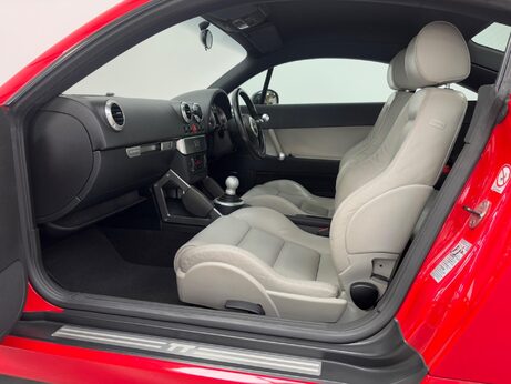 Audi TT 3.2 V6 quattro 2dr 88