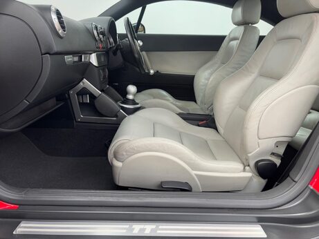 Audi TT 3.2 V6 quattro 2dr 90