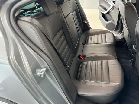 Vauxhall Insignia 2.0 CDTi Elite Nav Auto Euro 6 5dr 72
