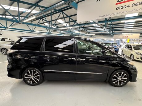 Toyota Estima 8
