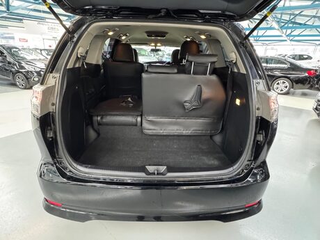 Toyota Estima 18