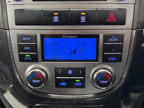 Hyundai SANTA FE 2.2 CRDi Premium Auto 4WD Euro 5 5dr (5 seat) 31